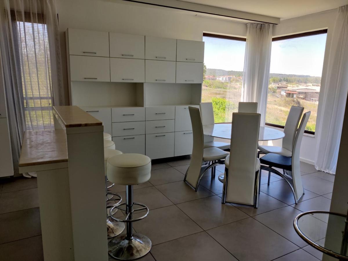 Gitea Sand Lilies Apartments Созопол Екстериор снимка
